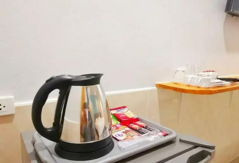 キングサイズベッドのスタンダードルーム, ลิตเติ้ล ฮิลล์ สัตหีบ รีสอร์ท
