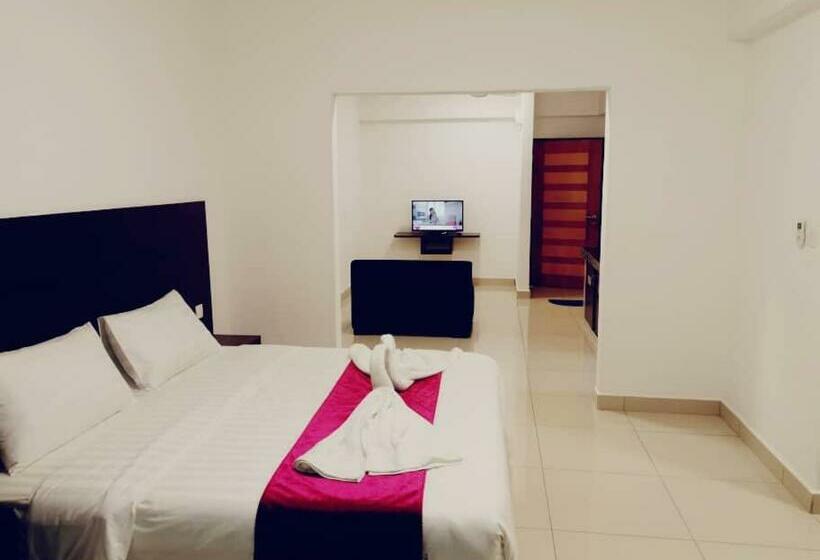 스위트 킹사이즈 침대, Marina Heights Hotel Residences