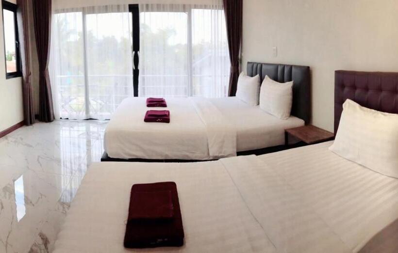 수피리어 트리플 룸, Park Villa Chaiyaphume