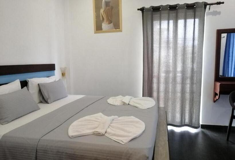 バルコニー付きデラックスルーム, Le Petit Hotel & Restaurant