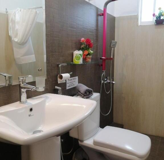 带阳台的豪华间, Le Petit Hotel & Restaurant