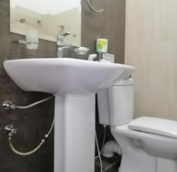 バルコニー付きスタンダードルーム, Le Petit Hotel & Restaurant