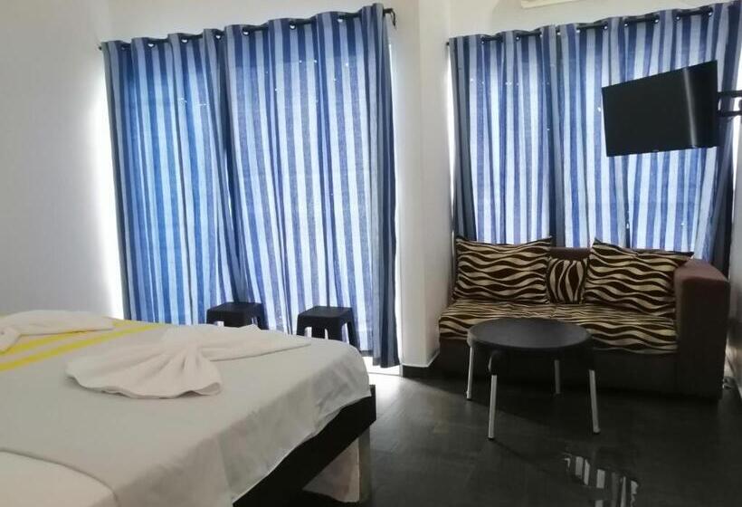 バルコニー付きスタンダードルーム, Le Petit Hotel & Restaurant