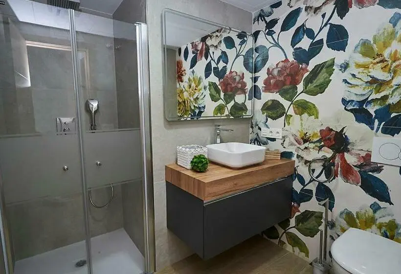 プール付き２人用あアパート, Hostal Boutique Aurora