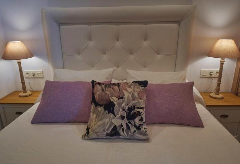 2 Bedroom Apartment with Pool, Hostal Boutique Aurora