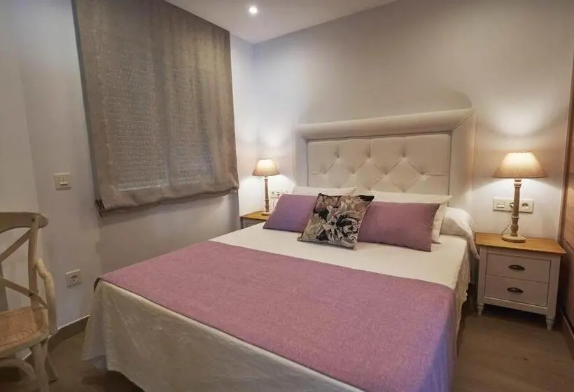 プール付き２人用あアパート, Hostal Boutique Aurora