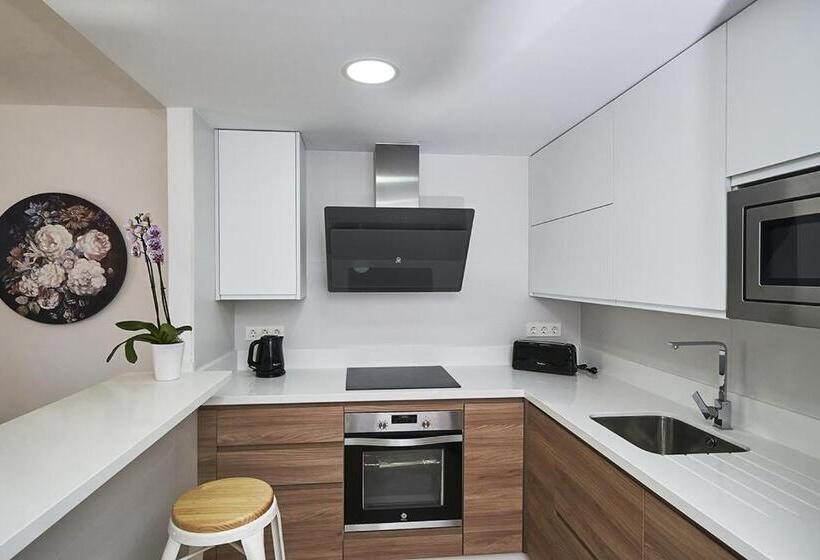 2 Bedroom Apartment with Pool, Hostal Boutique Aurora