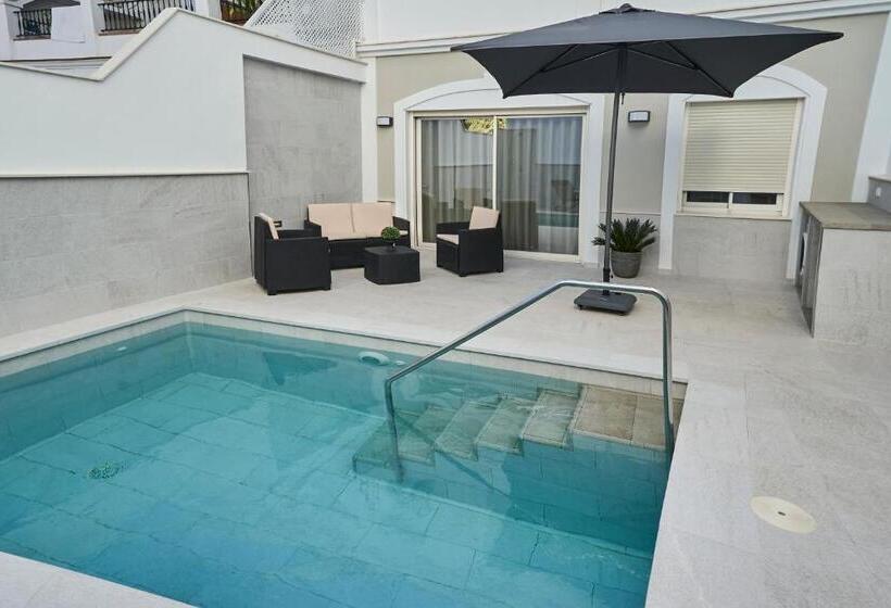 2 Bedroom Apartment with Pool, Hostal Boutique Aurora