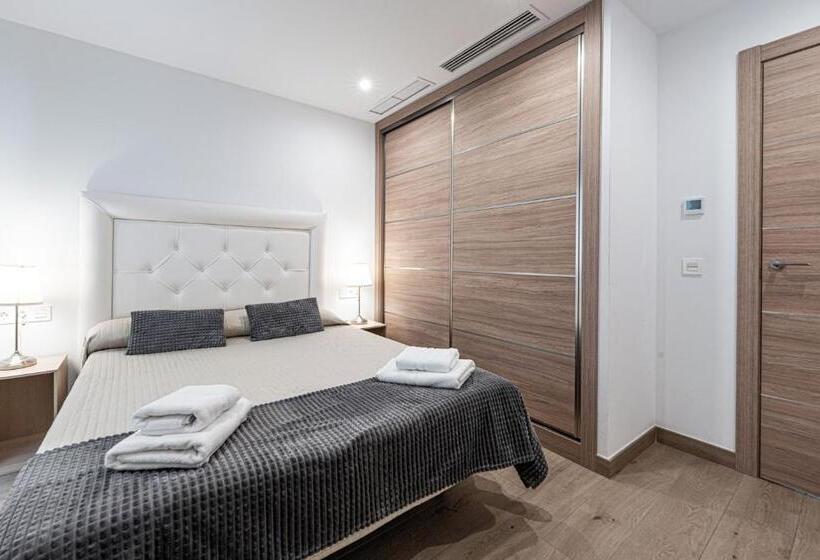 2 Bedroom Apartment with Pool, Hostal Boutique Aurora