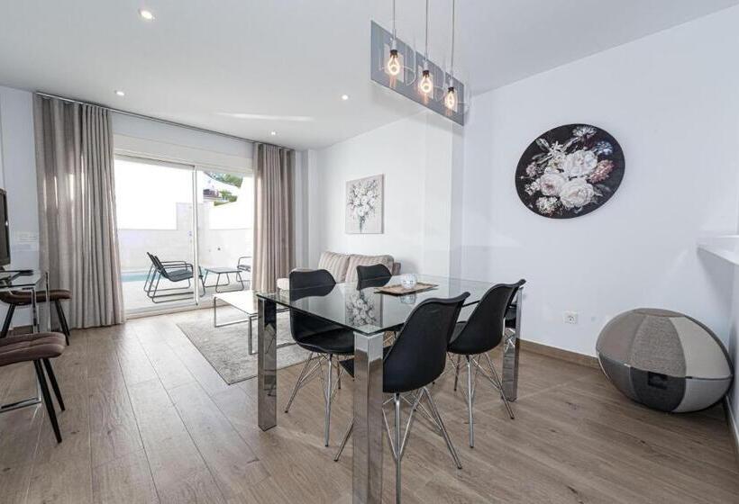 2 Bedroom Apartment with Pool, Hostal Boutique Aurora