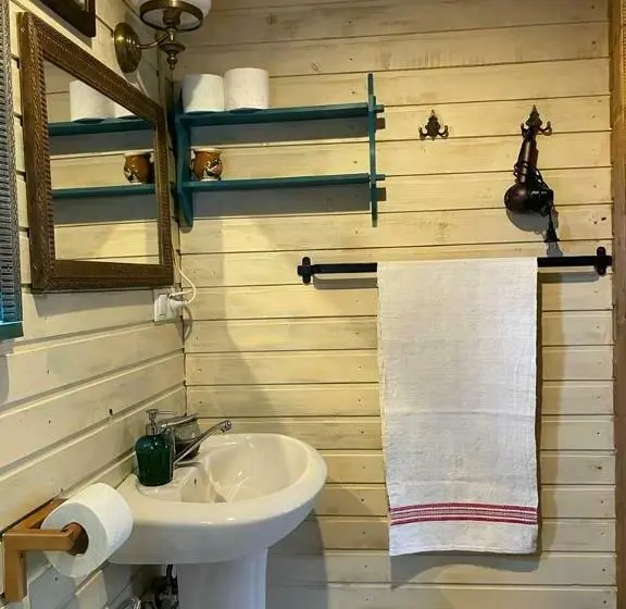 スイート（家族用）, Small Apartment In Breb S Cosy Barn