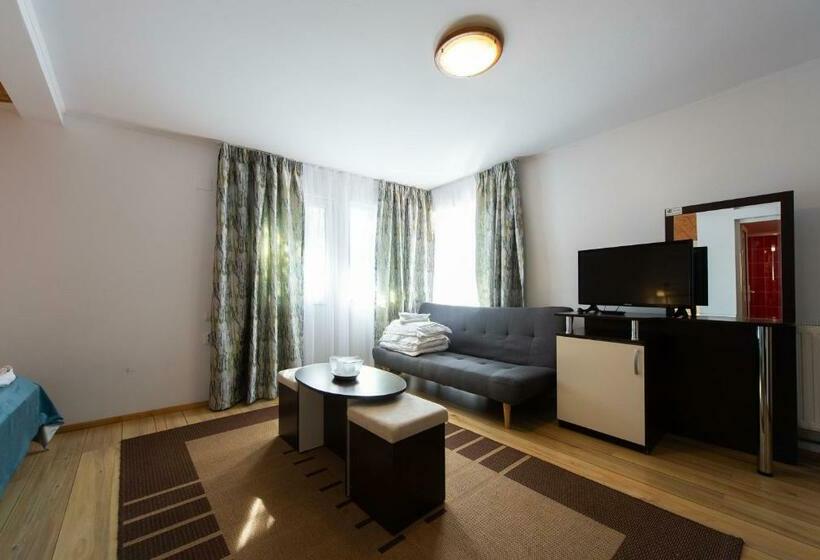 חדר משפחתי, Vila Bradet