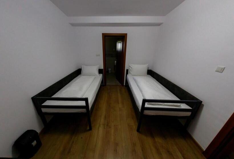 Четырехместный Номер Стандарт, Pensiunea Sofia