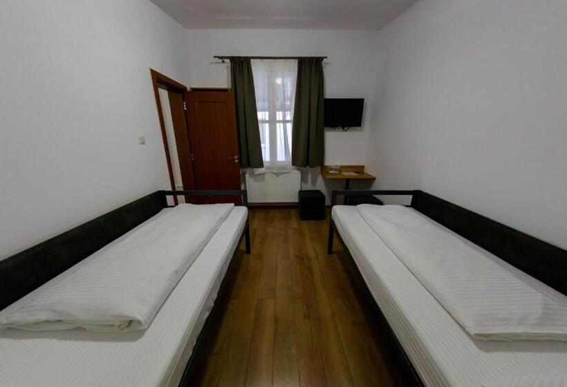 Четырехместный Номер Стандарт, Pensiunea Sofia