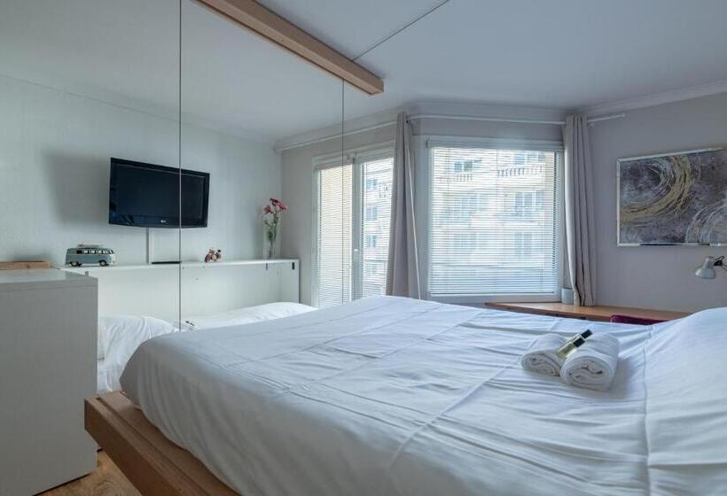 Студио Стандарт с Балконом, Stayparis