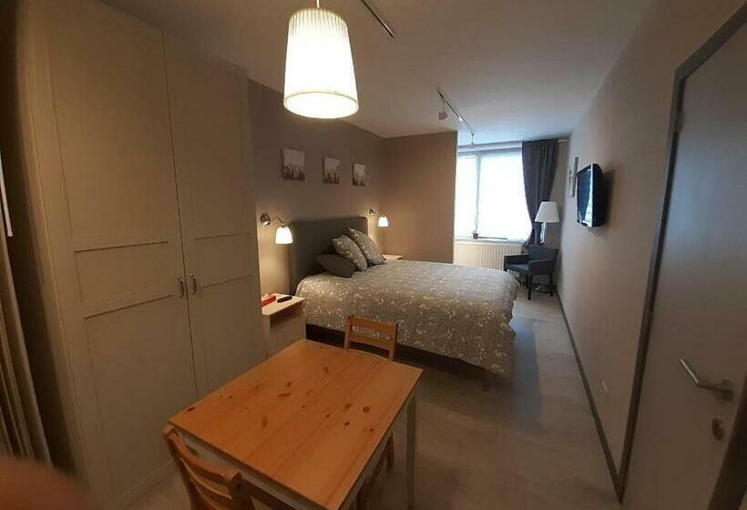 スタンダードスタジオ, Les Petits Nids De Nina 1