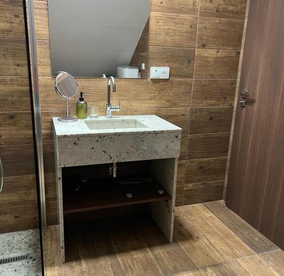 キングサイズベッドのスタンダードルーム, Penzion Vinařství Mikulica