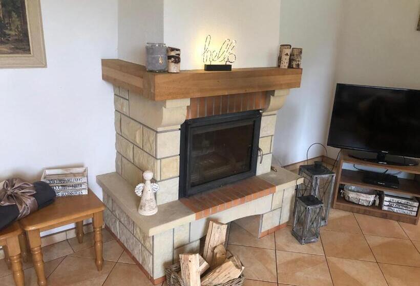 ‫فيلا غرفة نوم واحدة, Villa Lúčky