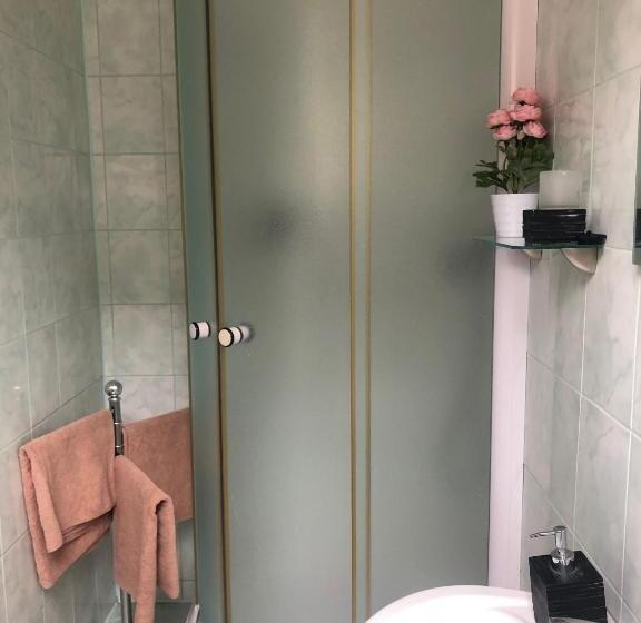 ‫فيلا غرفة نوم واحدة, Villa Lúčky