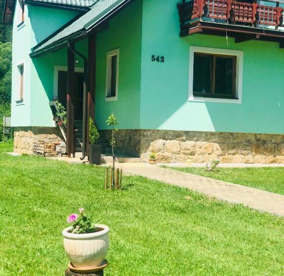 ‫فيلا غرفة نوم واحدة, Villa Lúčky