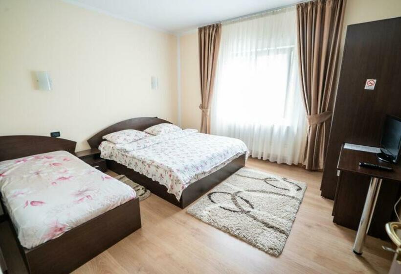 اتاق استاندارد سه نفره, Pensiunea Edia