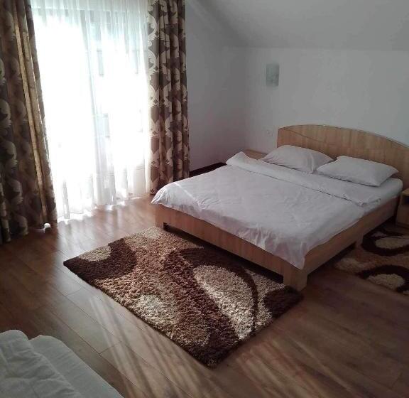 اتاق استاندارد سه نفره, Pensiunea Edia