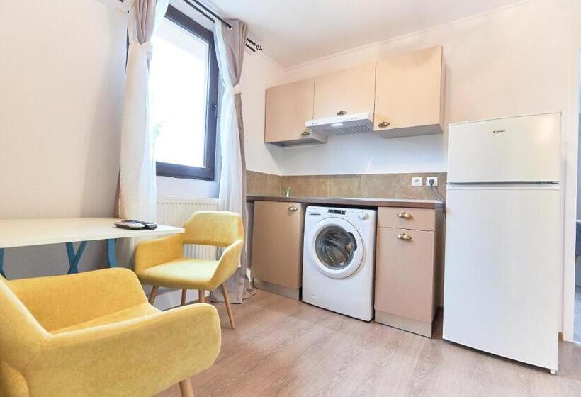 استودیوی استاندارد, Stanford Aparthotel Gara De Nord