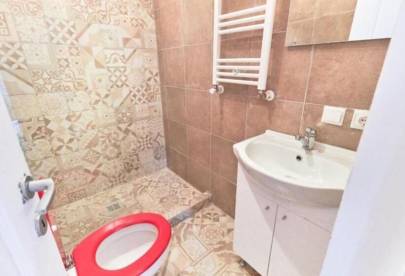 استودیوی استاندارد, Stanford Aparthotel Gara De Nord