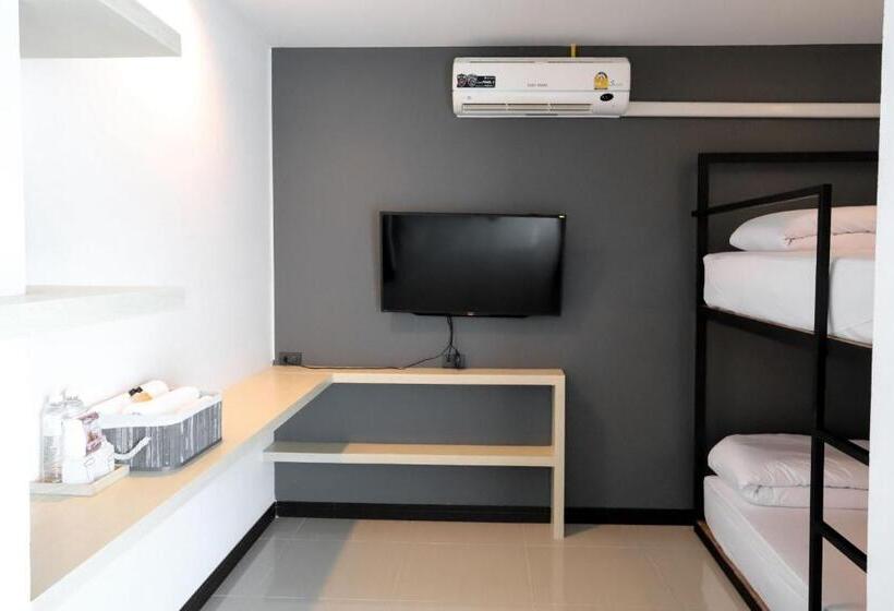 패밀리 스튜디오, The Rest Hotel   ประจวบ