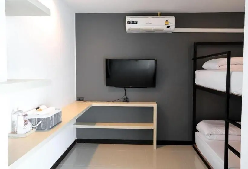 استودیو خانوادگی, The Rest Hotel   ประจวบ