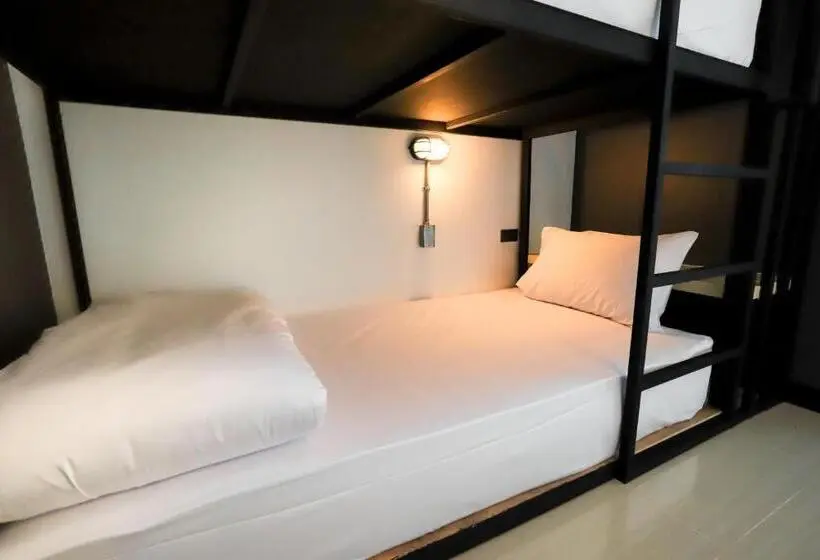 استودیو خانوادگی, The Rest Hotel   ประจวบ