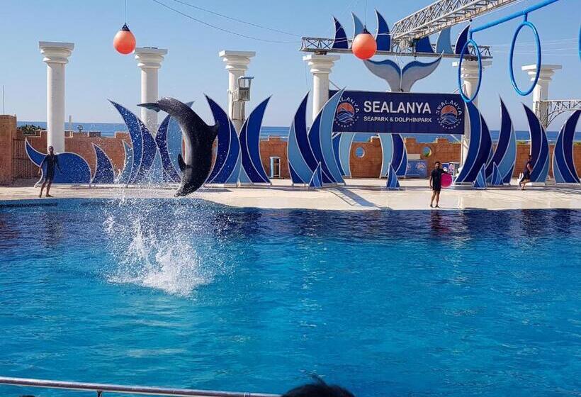 带1个卧室的带阳台的公寓, Granada City Alanya Luxury Appartment 800м от пляжа клеопатра