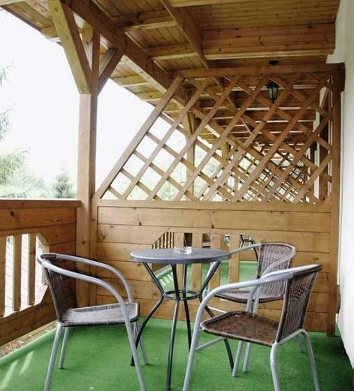 غرفة قياسية ثلاثية مزودة بتراس, Penzión Mladosť Remata