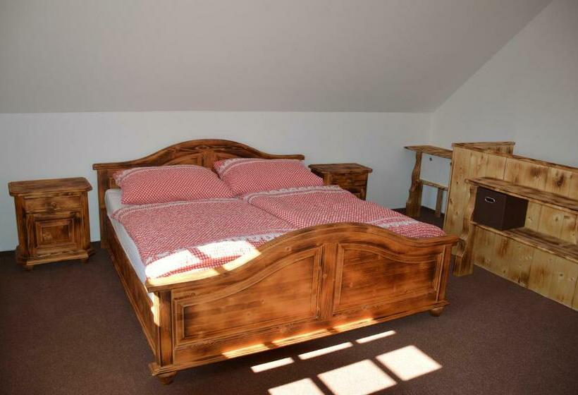 2 Sovrums Svit, Penzion U Podkováře