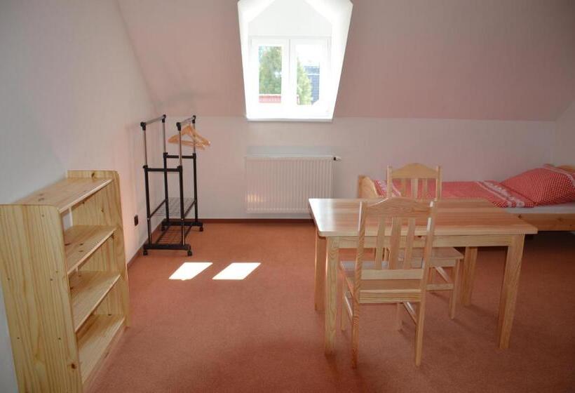 2 Sovrums Svit, Penzion U Podkováře