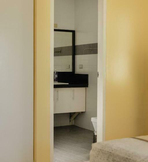 سوئیت با تخت بزرگ, Amami Beachfront Villa With Private Beach