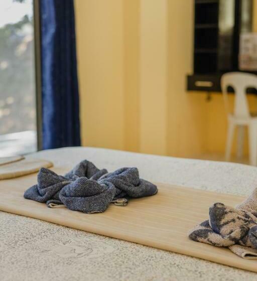 سوئیت با تخت بزرگ, Amami Beachfront Villa With Private Beach