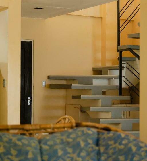 سوئیت با تخت بزرگ, Amami Beachfront Villa With Private Beach