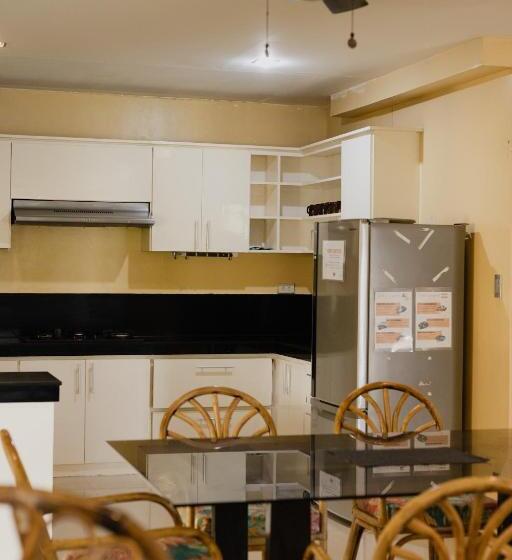 سوییت با چشمانداز دریا, Amami Beachfront Villa With Private Beach