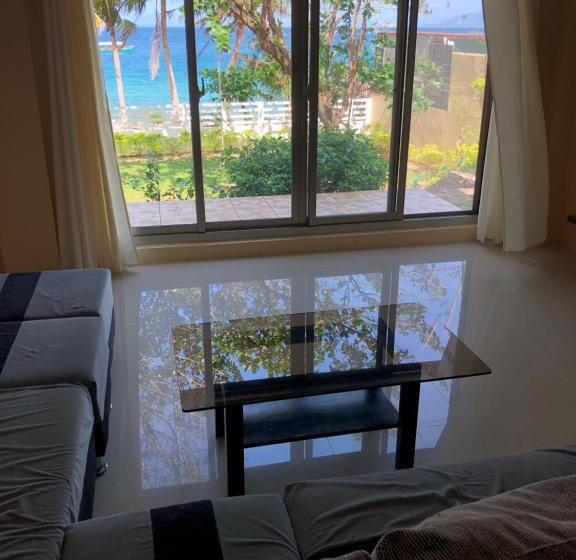 ویلای 1 خوابه, Amami Beachfront Villa With Private Beach