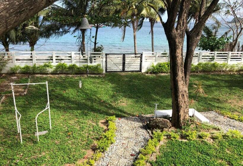 ویلای 1 خوابه, Amami Beachfront Villa With Private Beach