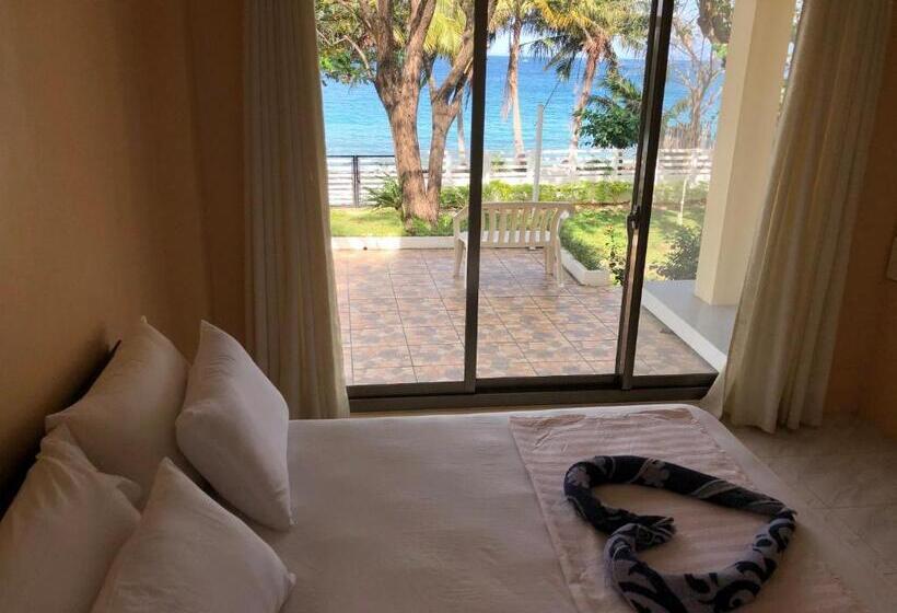 ویلای 1 خوابه, Amami Beachfront Villa With Private Beach