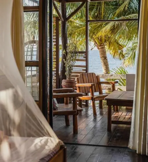 デラックスバンガロー, Amami Beachfront Villa With Private Beach