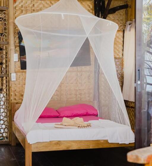 Бунгало Deluxe, Amami Beachfront Villa With Private Beach