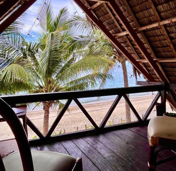 Бунгало Deluxe, Amami Beachfront Villa With Private Beach