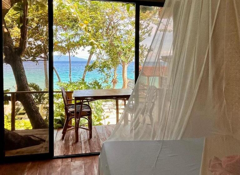 بانگلوی استاندارد با چشمانداز دریا, Amami Beachfront Villa With Private Beach