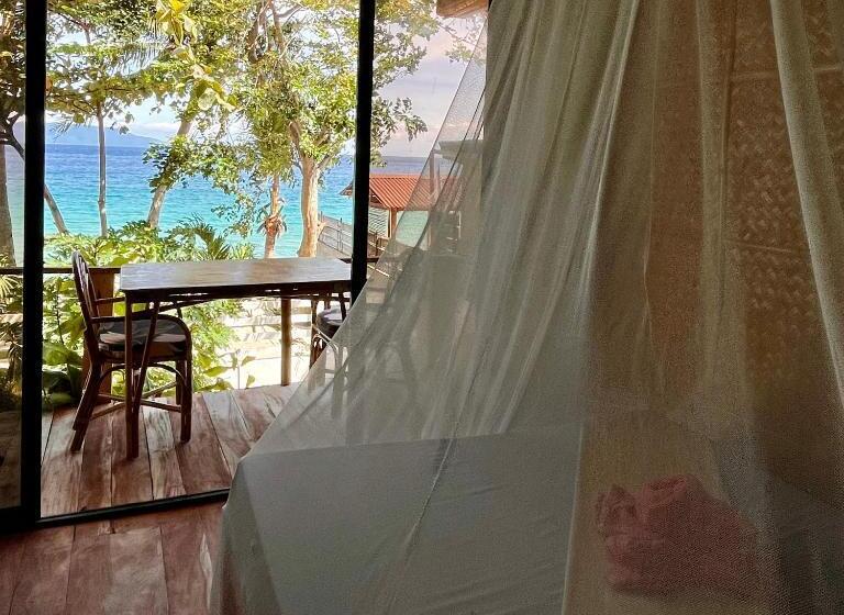 بانگلوی استاندارد با چشمانداز دریا, Amami Beachfront Villa With Private Beach