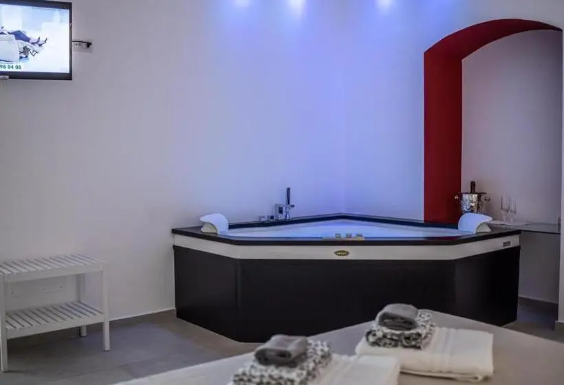 デラックススイート, Vincent Suite Luxury B&b