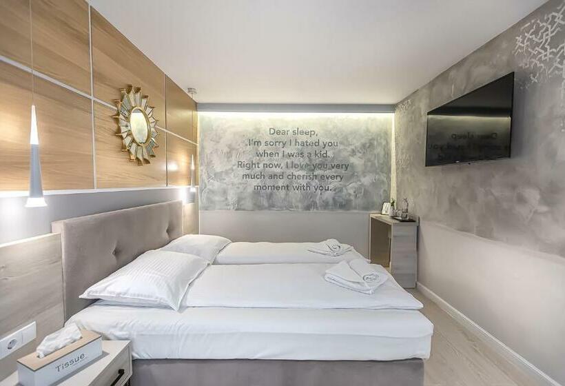 غرفة قياسية, Casa Sedra