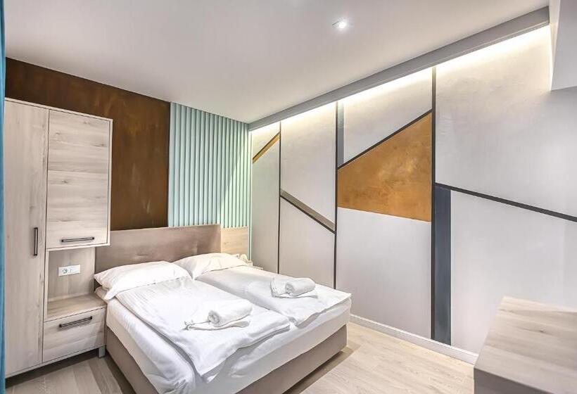 غرفة قياسية, Casa Sedra